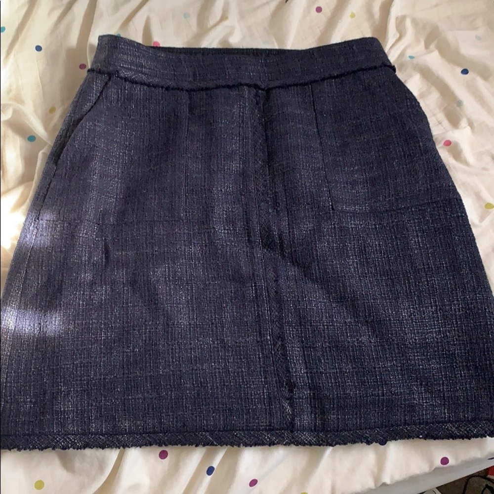 Banana republic size 4 navy tweed skirt!